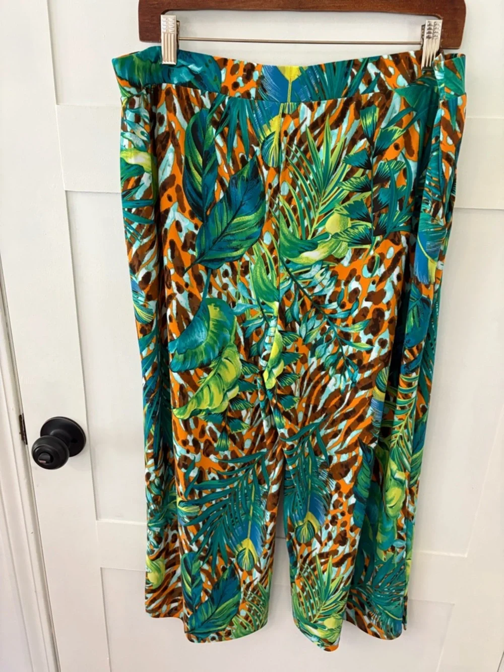 Attitudes by Renee Tropical Jersey Knit Two Piece Set. Size LP. - Picture 10 of 16